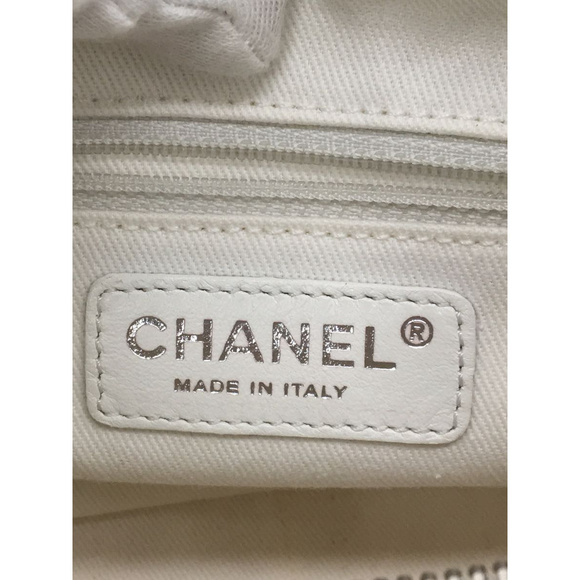 Chanel Leather Chain Shoulder Bag - Picture 5 of 7